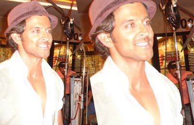 Hrithik Roshan Tanned for Kites (& Barbara Mori)!